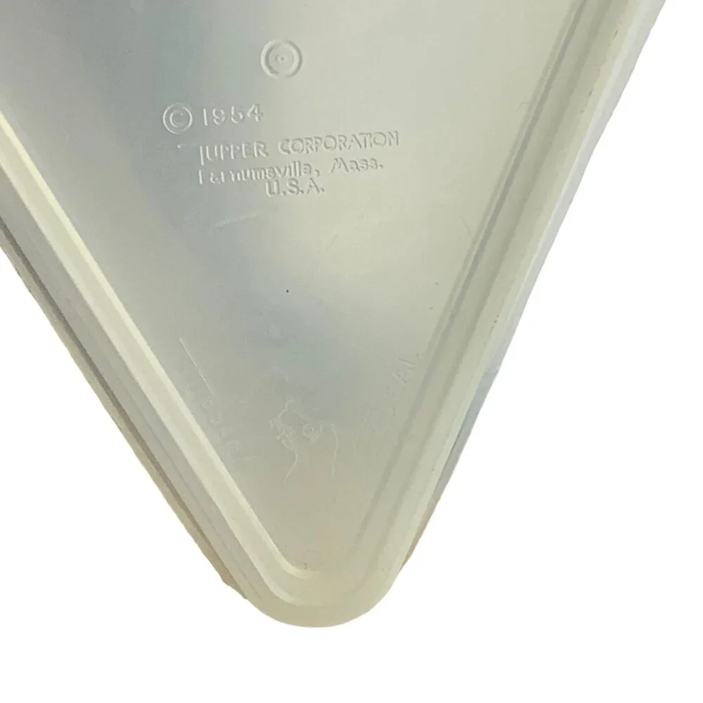 Vintage 1954 Tupperware Millionaire Line Pie Cake Pizza Slice Storage Container - Picture 4 of 6